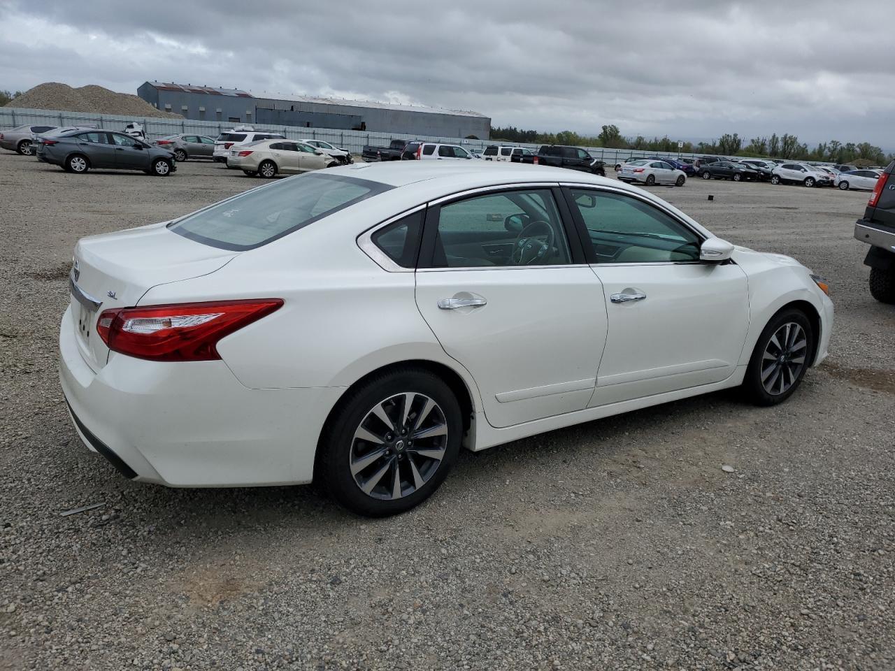 2017 NISSAN ALTIMA 2.5 - Фото 3