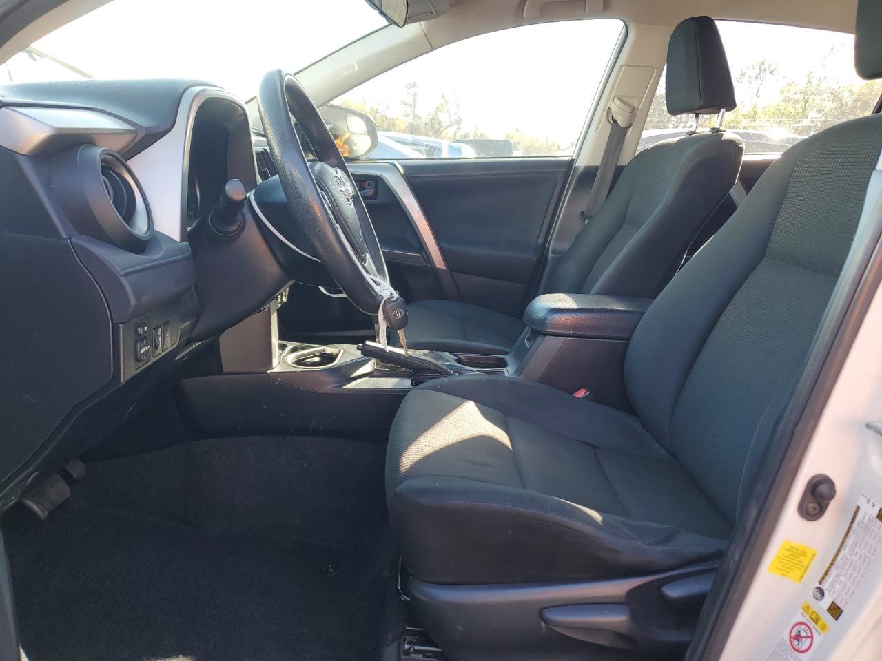 2017 TOYOTA RAV4 LE - Image 7