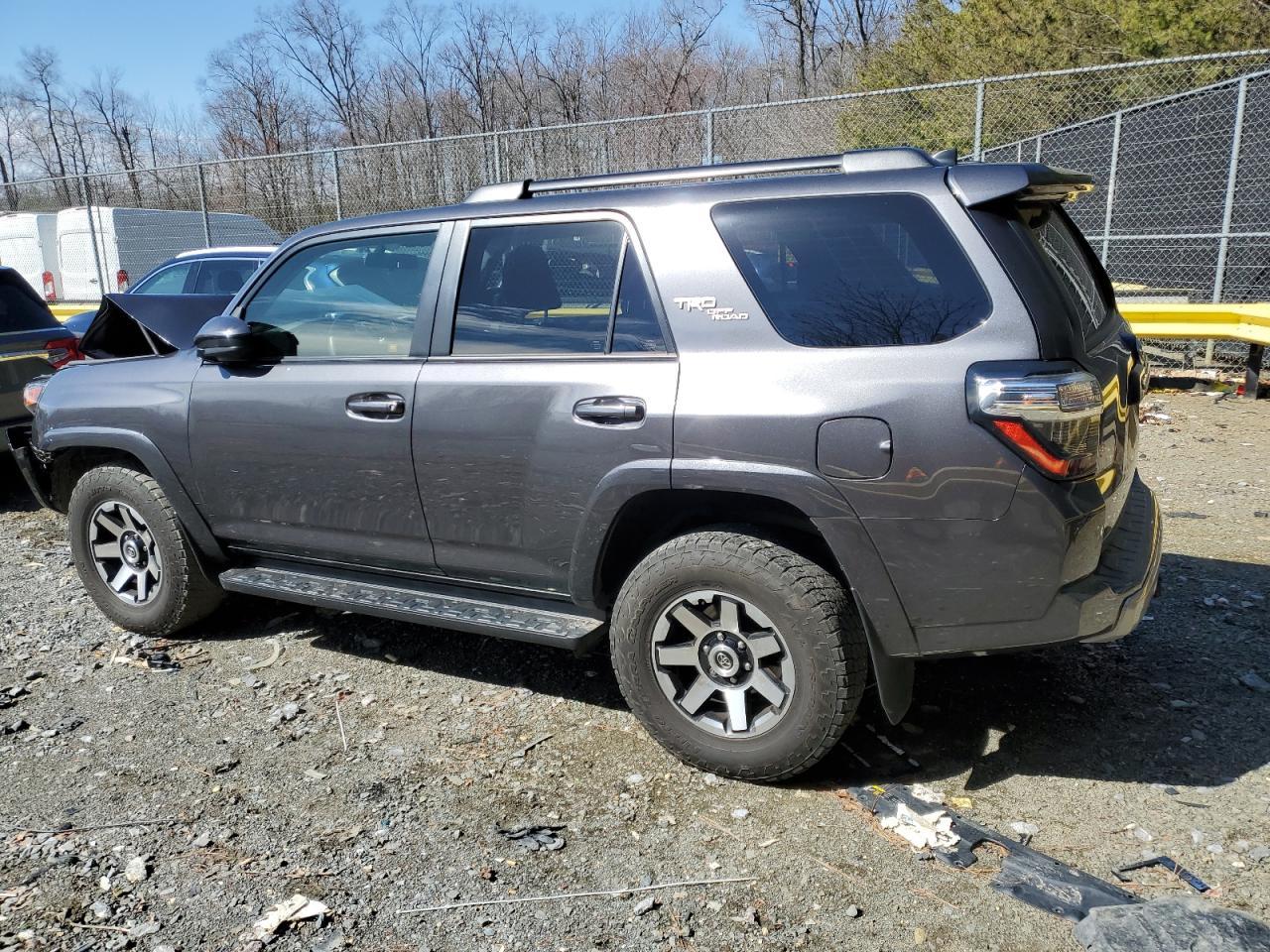 2019 TOYOTA 4RUNNER SR - Фото 2