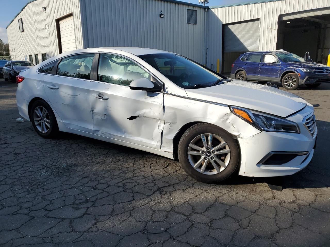 2017 HYUNDAI SONATA SE - Фото 4