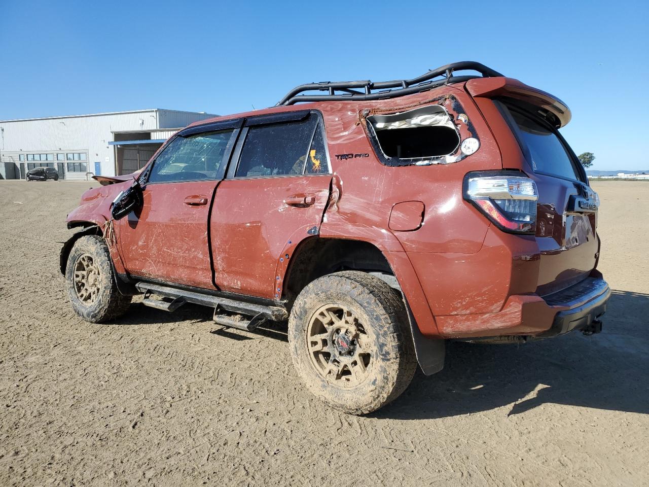 2024 TOYOTA 4RUNNER SR - Image 2