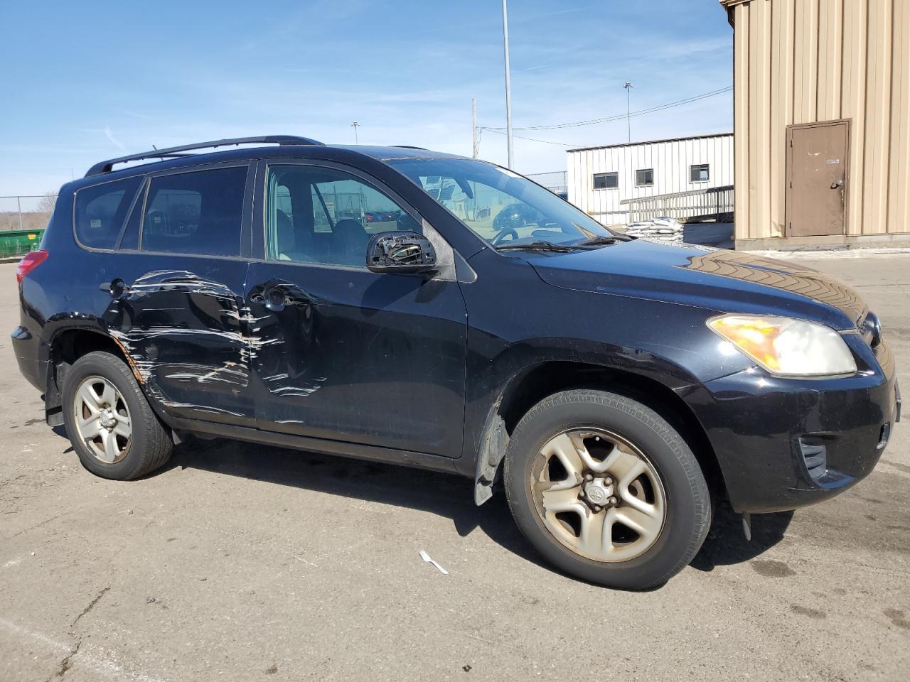 2011 TOYOTA RAV4 - Image 4