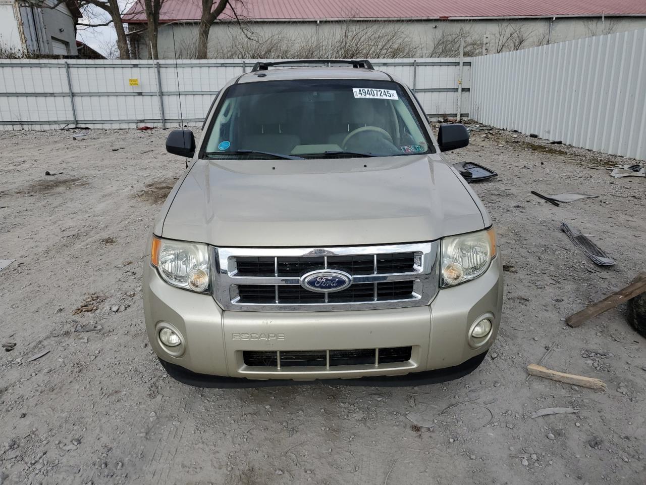 2010 FORD ESCAPE XLT - Image 5