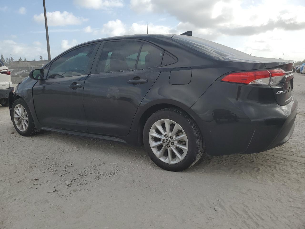 2022 TOYOTA COROLLA LE - Image 2