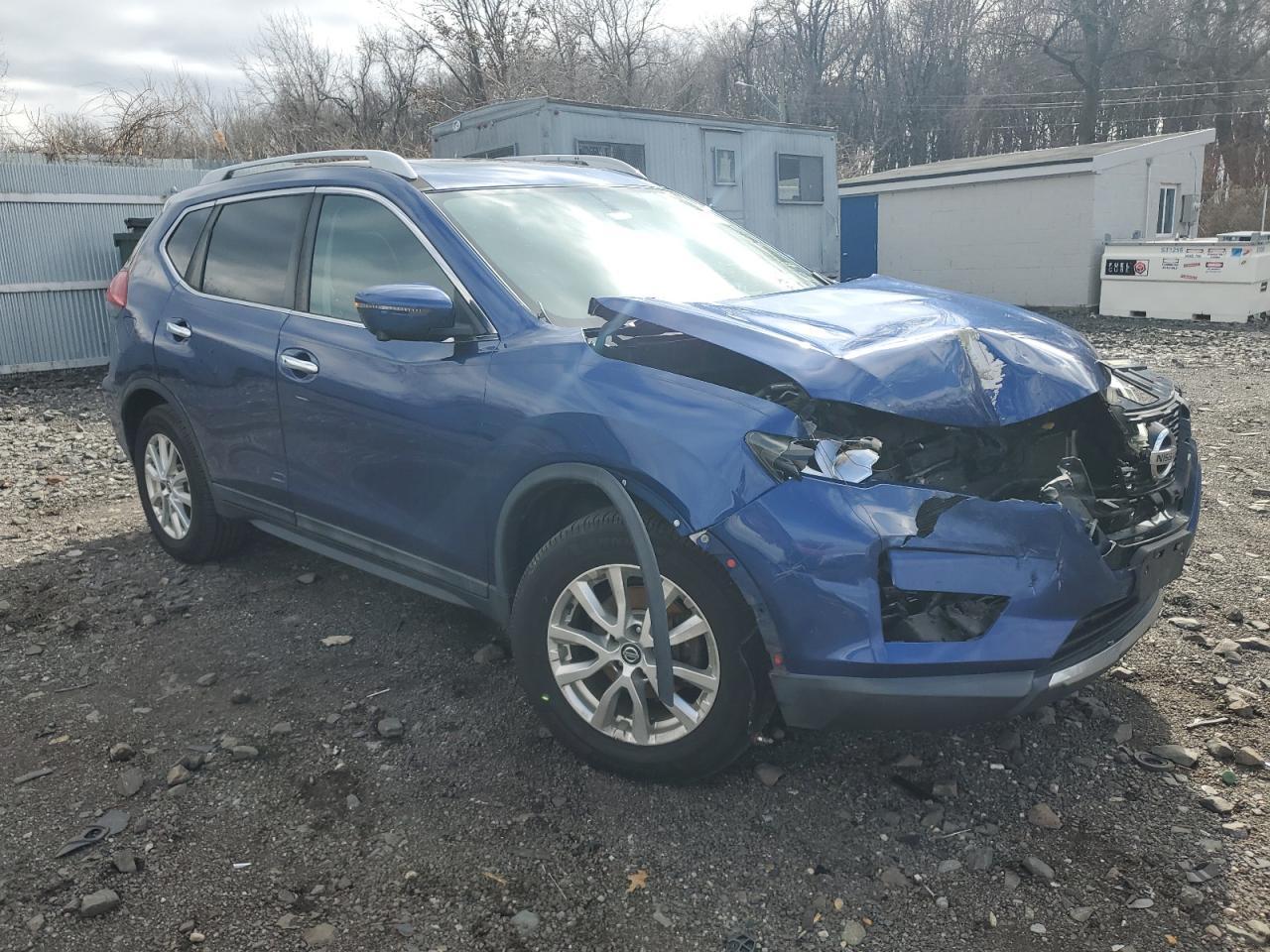 2017 NISSAN ROGUE SV - Фото 4