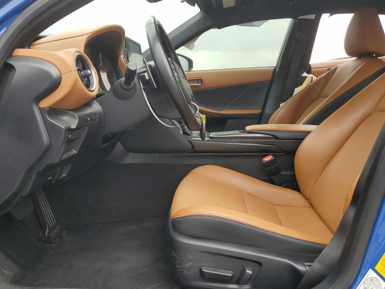 2022 LEXUS IS 300 - Фото 7
