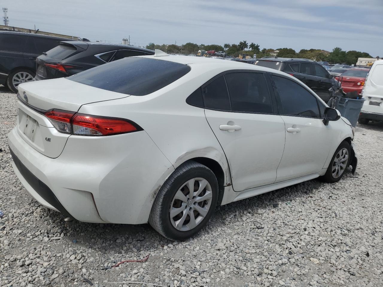 2020 TOYOTA COROLLA LE - Фото 3