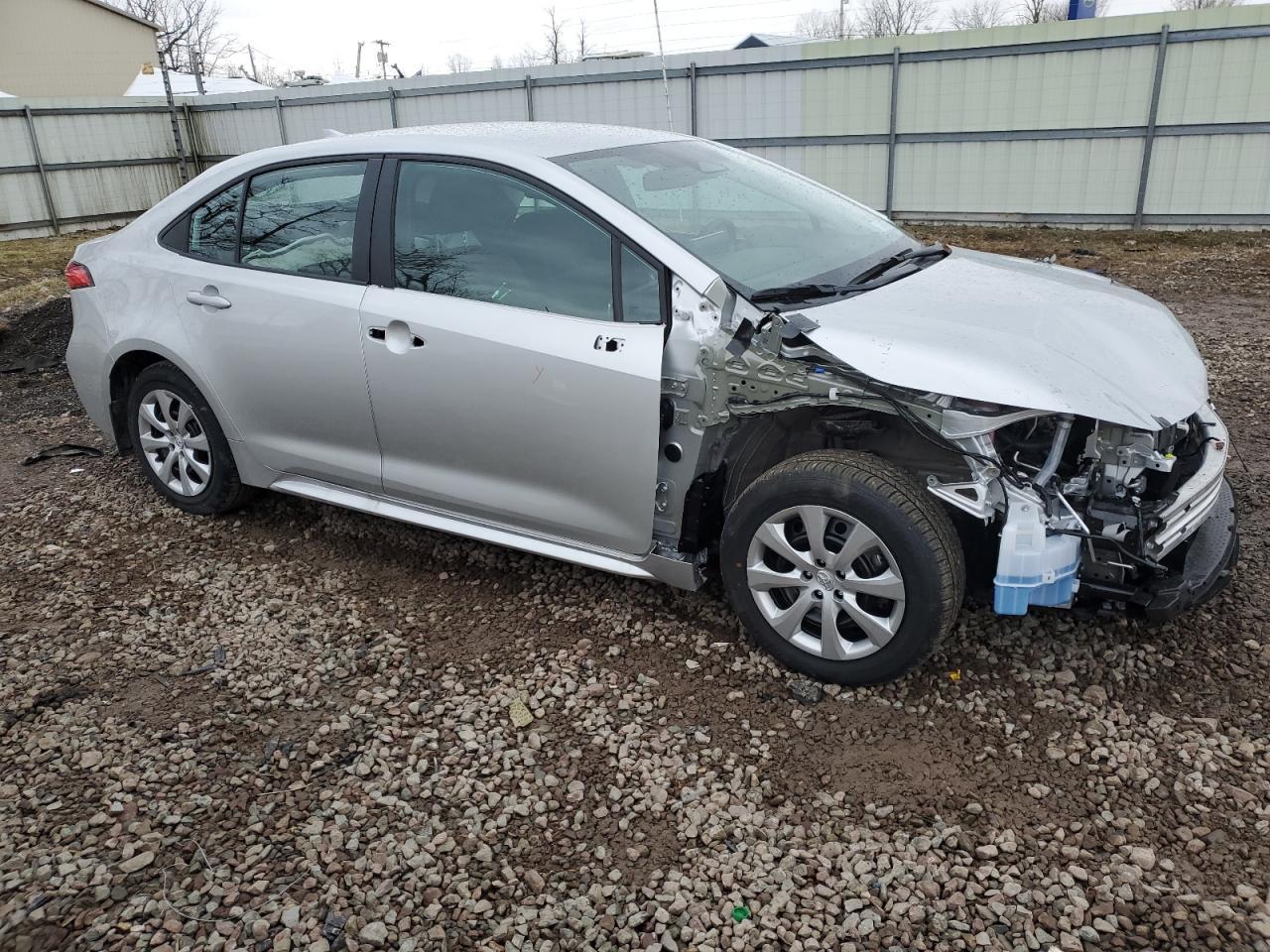 2025 TOYOTA COROLLA LE - Фото 4