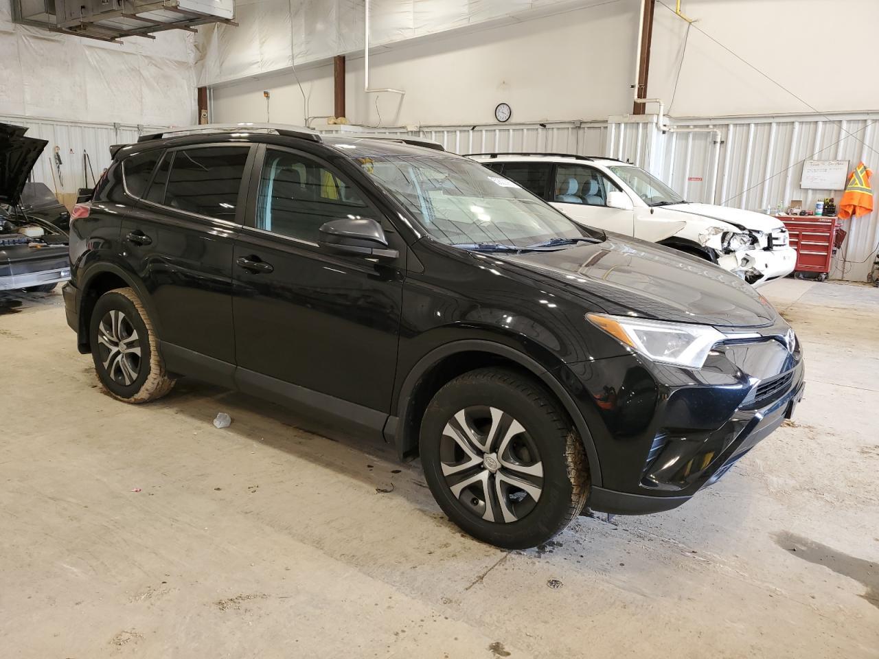 2016 TOYOTA RAV4 LE - Фото 4