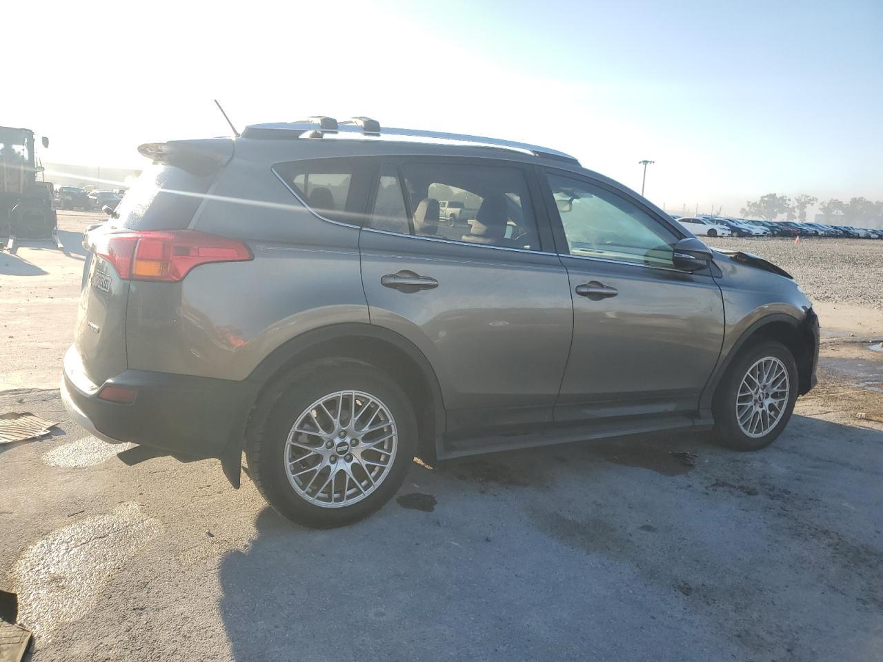 2015 TOYOTA RAV4 LIMIT - Фото 3