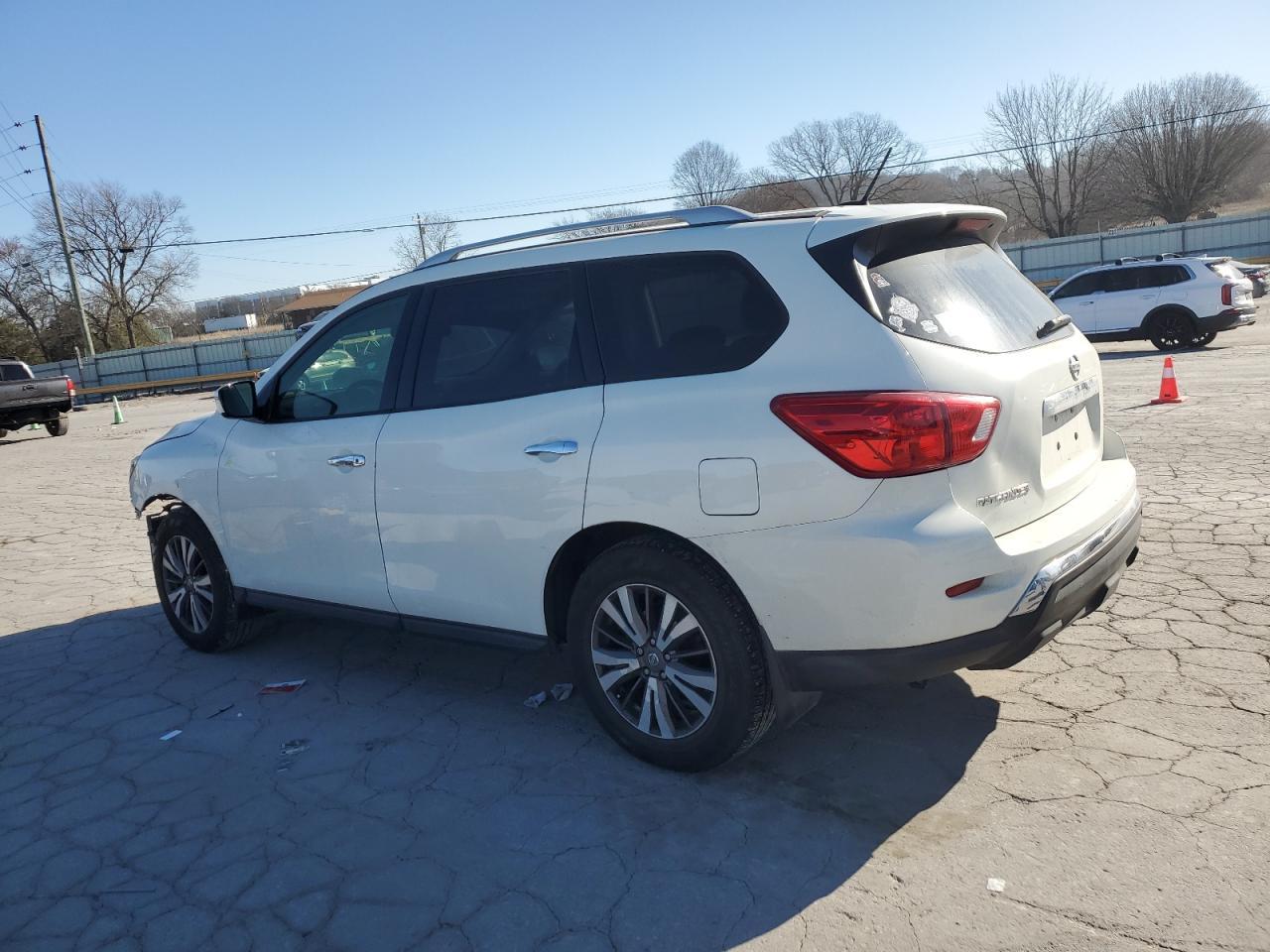 2017 NISSAN PATHFINDER - Image 2