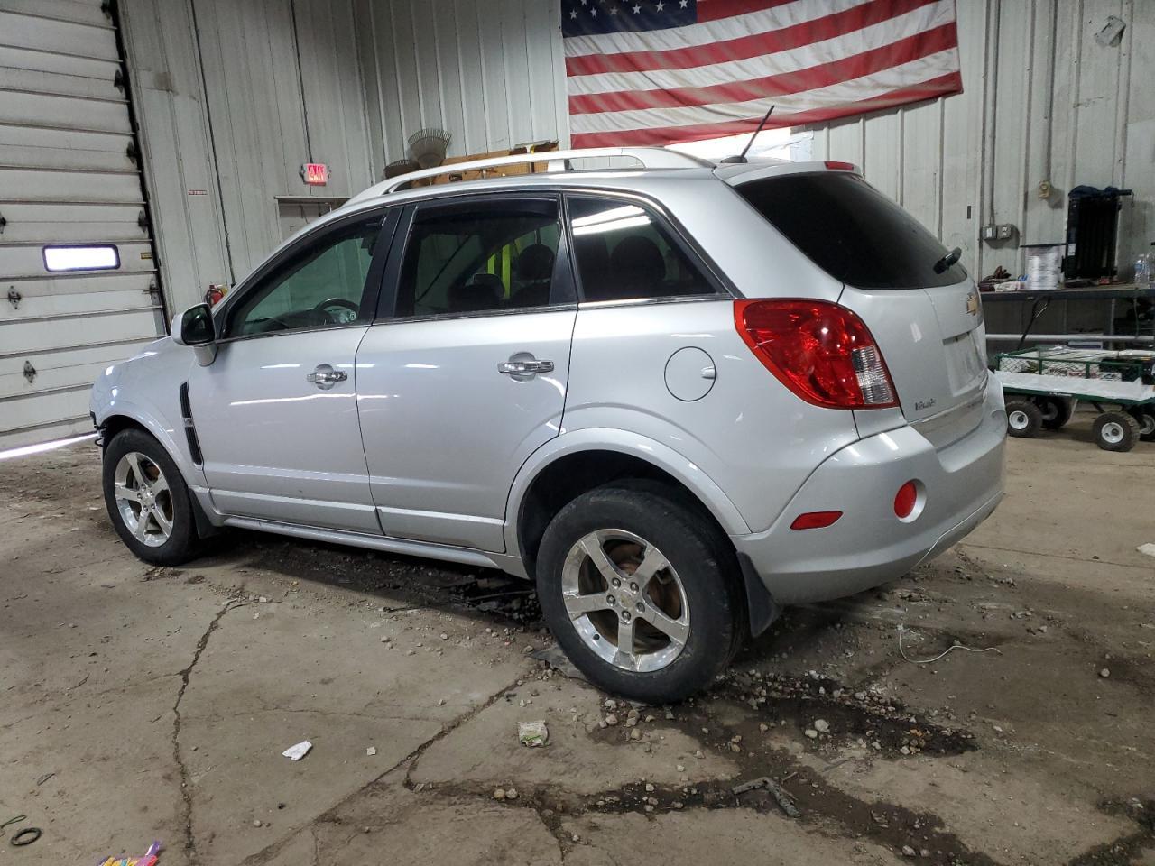 2014 CHEVROLET CAPTIVA LT - Image 2