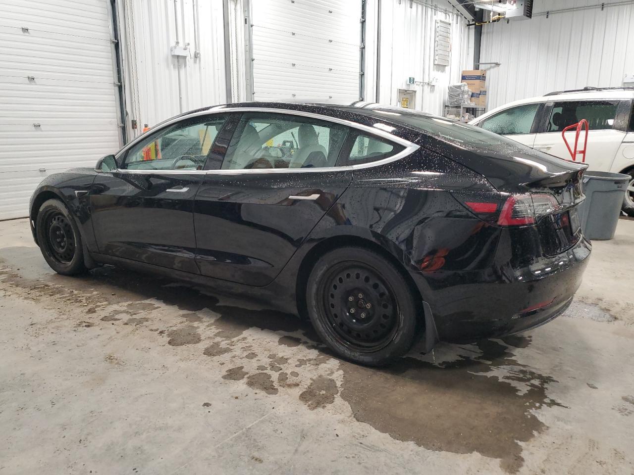 2019 TESLA MODEL 3 - Фото 2