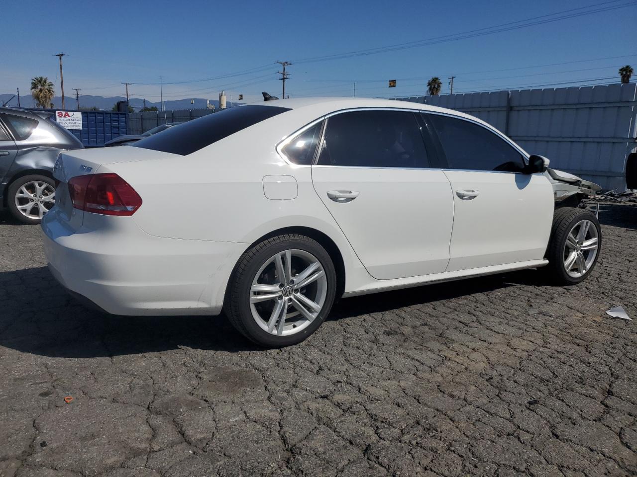 2014 VOLKSWAGEN PASSAT SE - Image 3