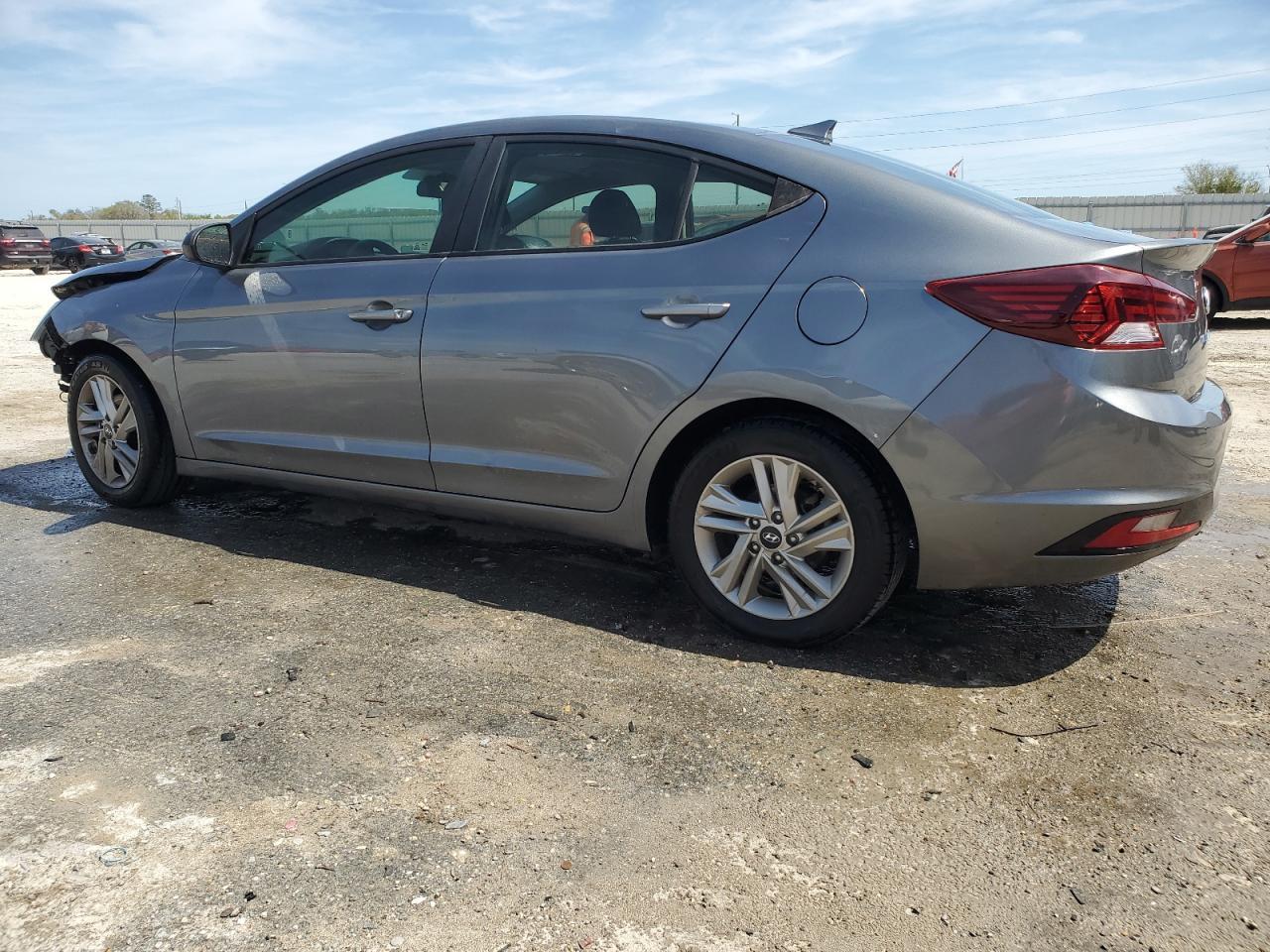 2019 HYUNDAI ELANTRA SE - Фото 2