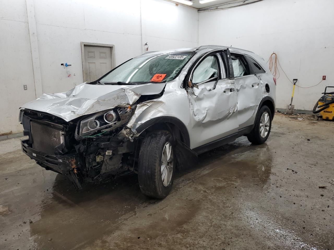 2017 KIA SORENTO LX