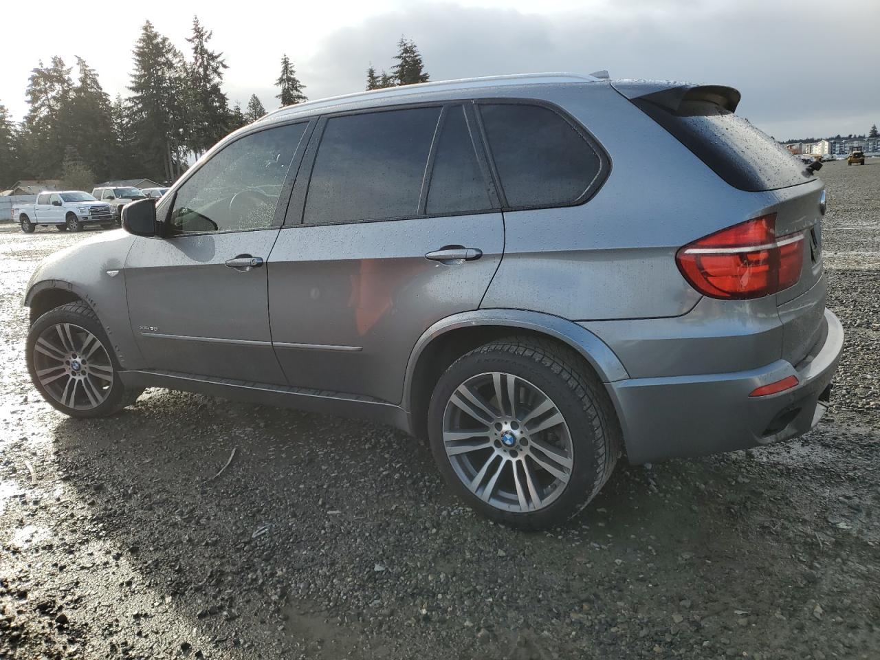 2013 BMW X5 XDRIVE5 - Image 2