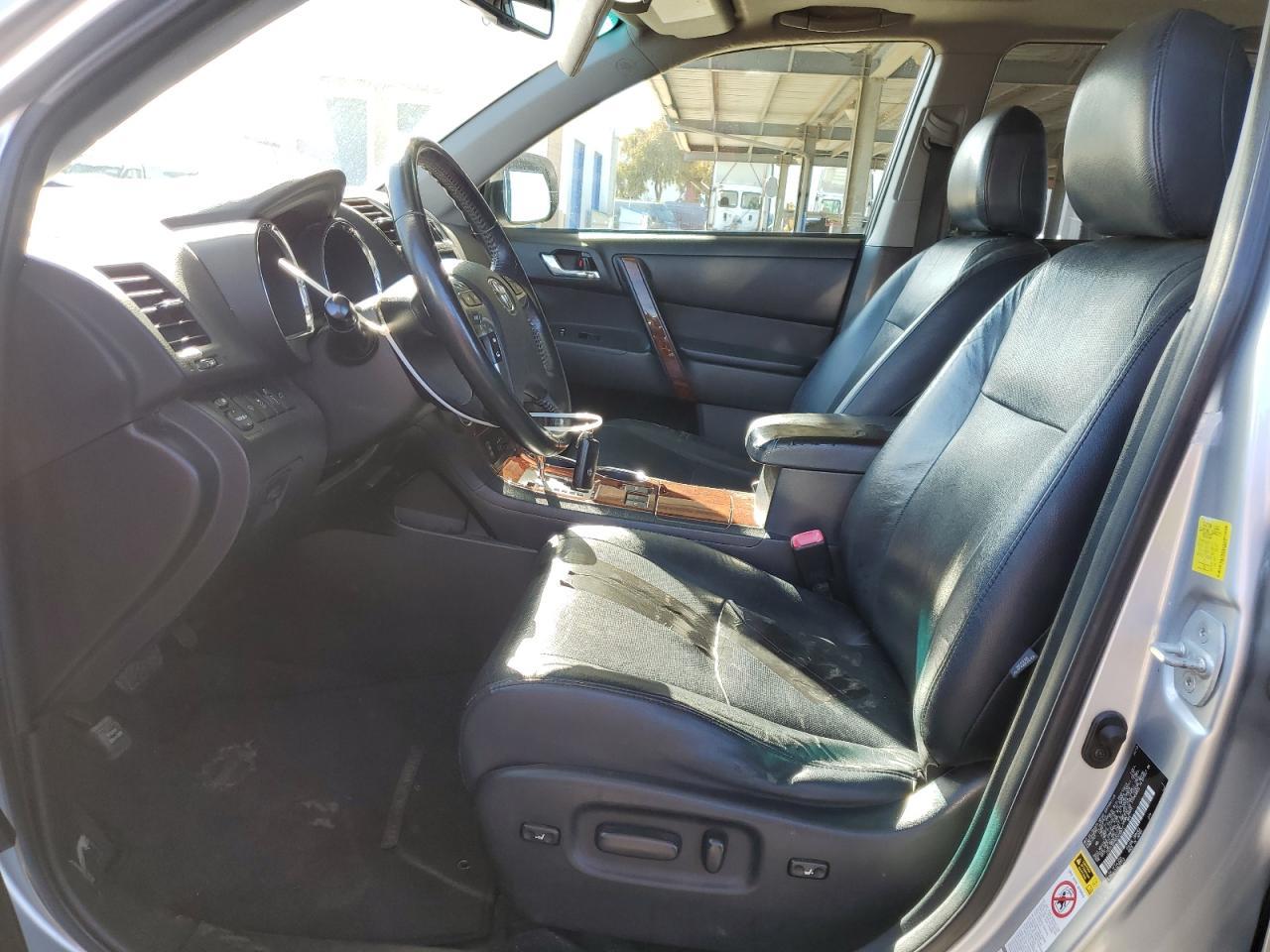 2011 TOYOTA HIGHLANDER - Image 7