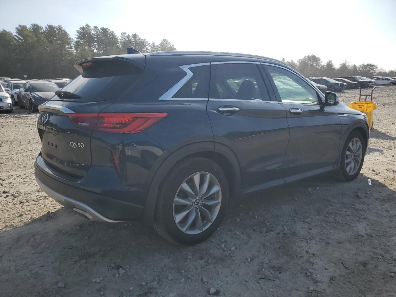 2019 INFINITI QX50 ESSEN - Image 3