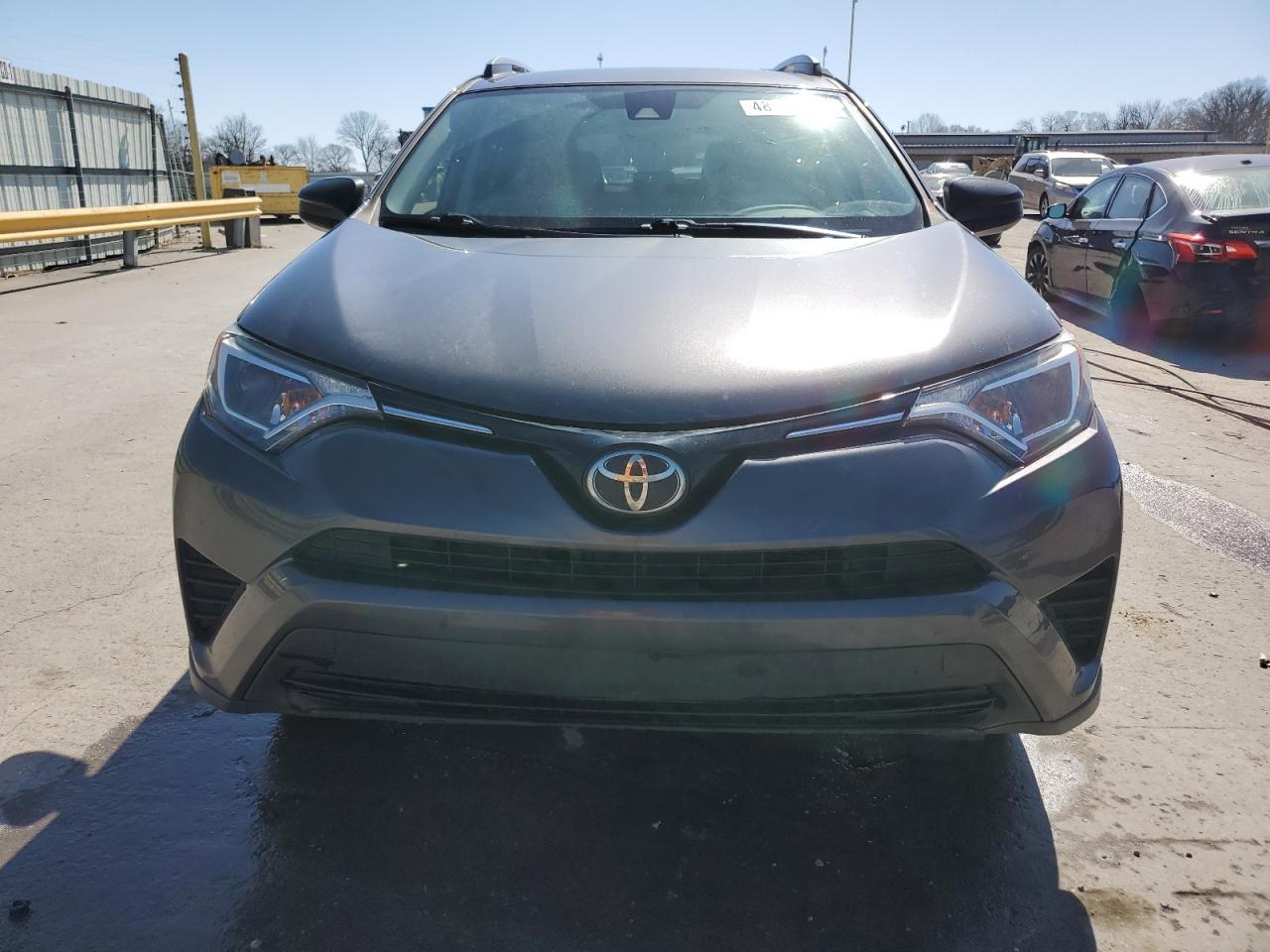 2018 TOYOTA RAV4 LE - Image 5