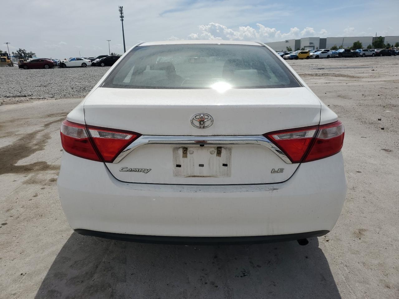 2015 TOYOTA CAMRY LE - Фото 6