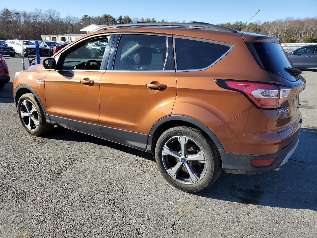 2017 FORD ESCAPE SE - Фото 2