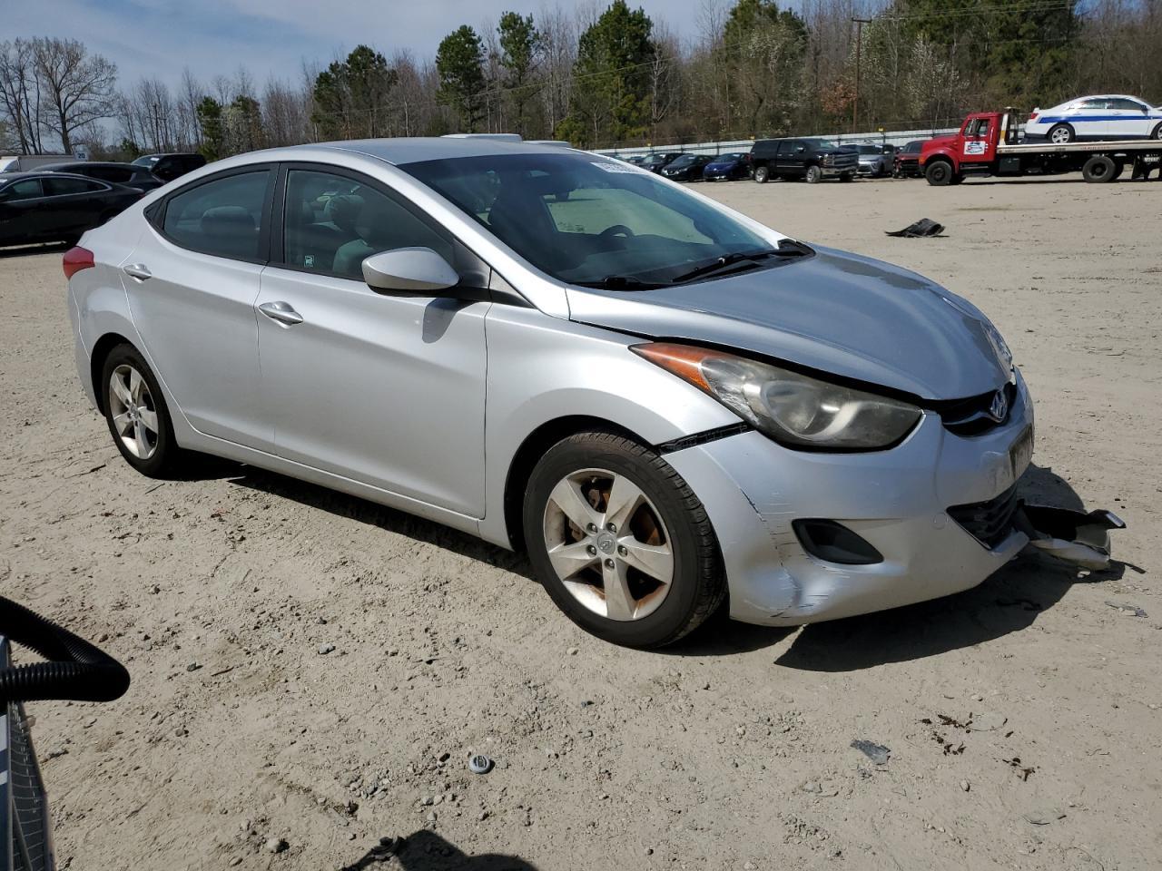 2011 HYUNDAI ELANTRA GL - Image 4