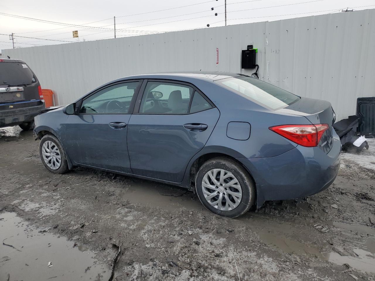 2018 TOYOTA COROLLA L - Фото 2