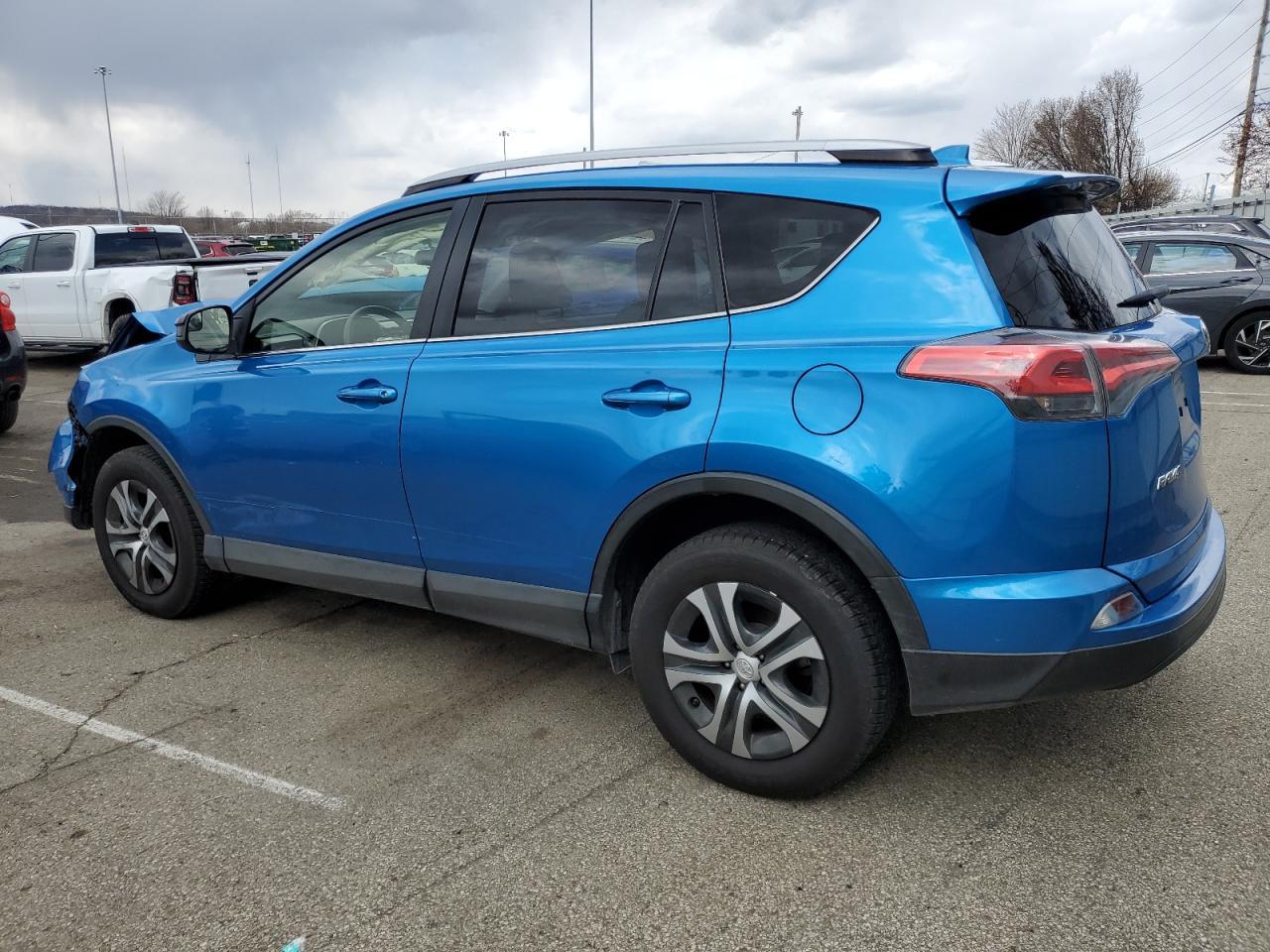 2016 TOYOTA RAV4 LE - Image 2