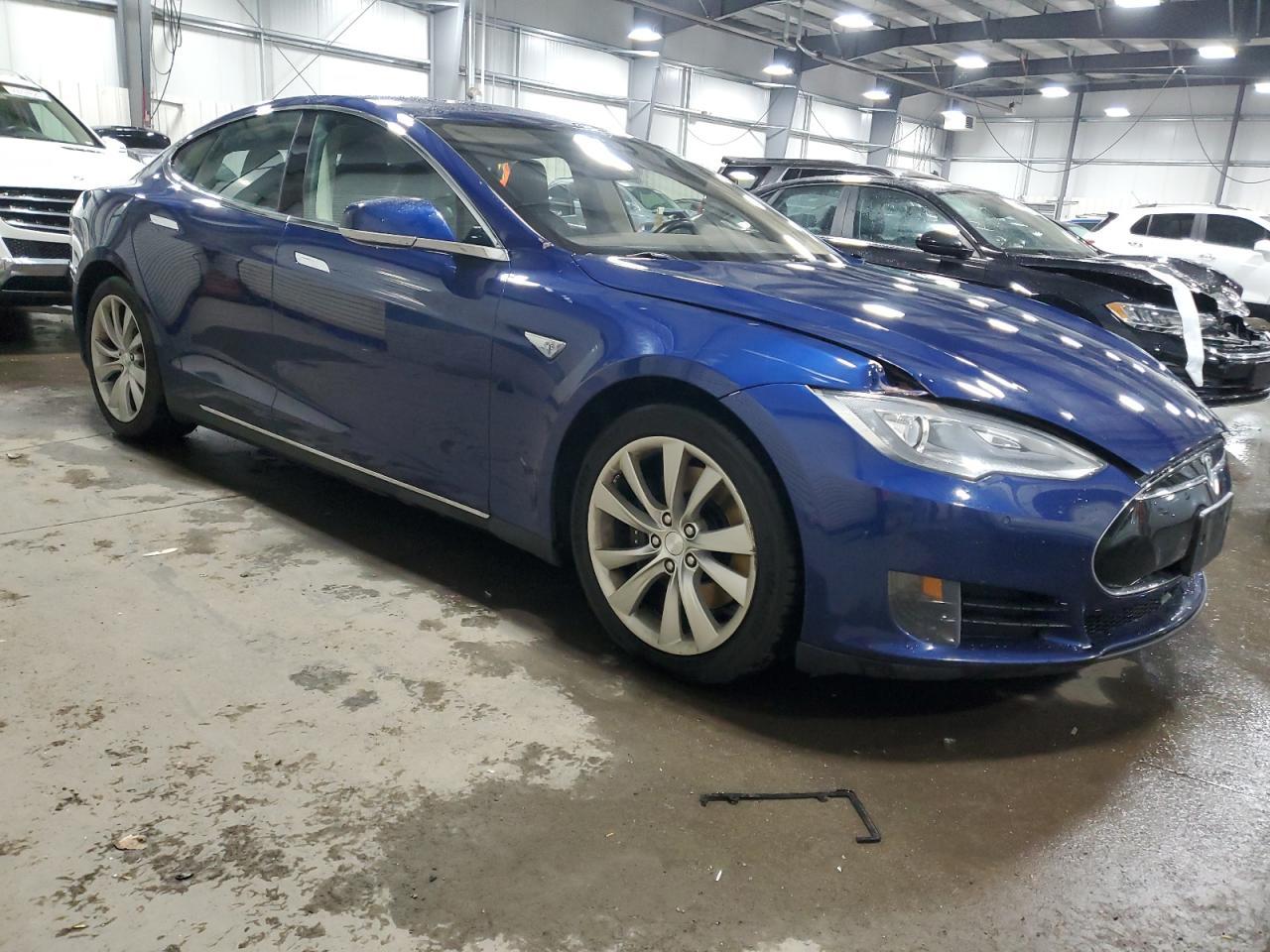 2015 TESLA MODEL S 70 - Фото 4