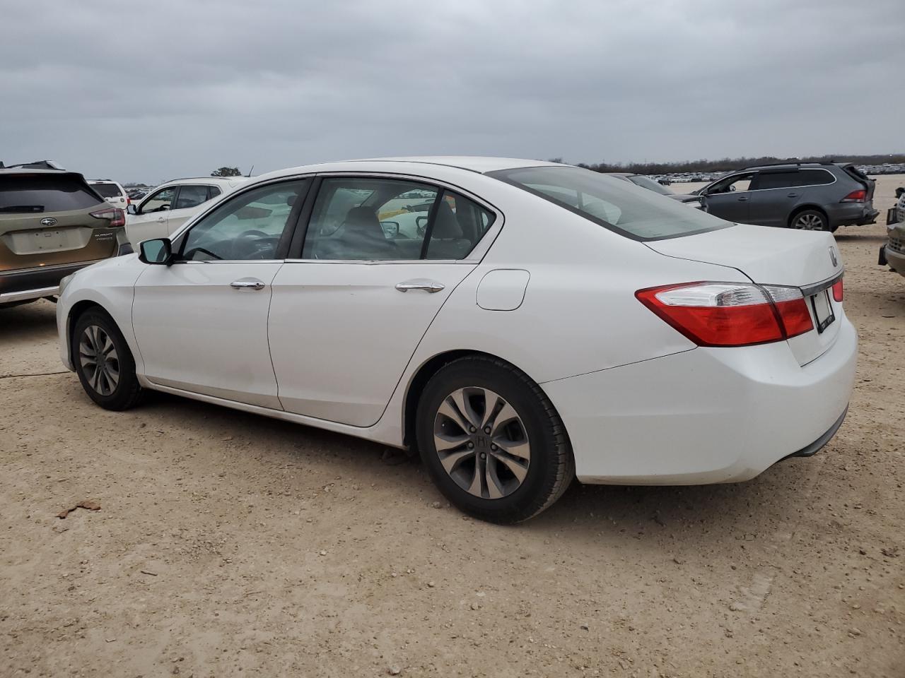2014 HONDA ACCORD LX - Фото 2