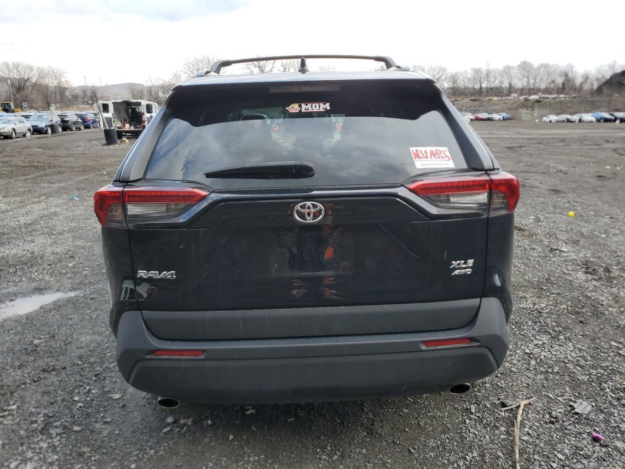 2022 TOYOTA RAV4 XLE P - Image 6