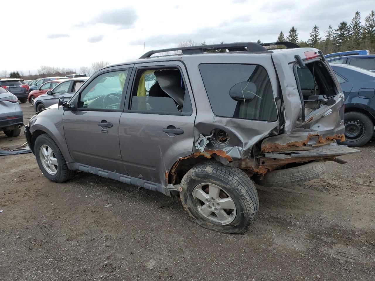 2010 FORD ESCAPE XLT - Image 2
