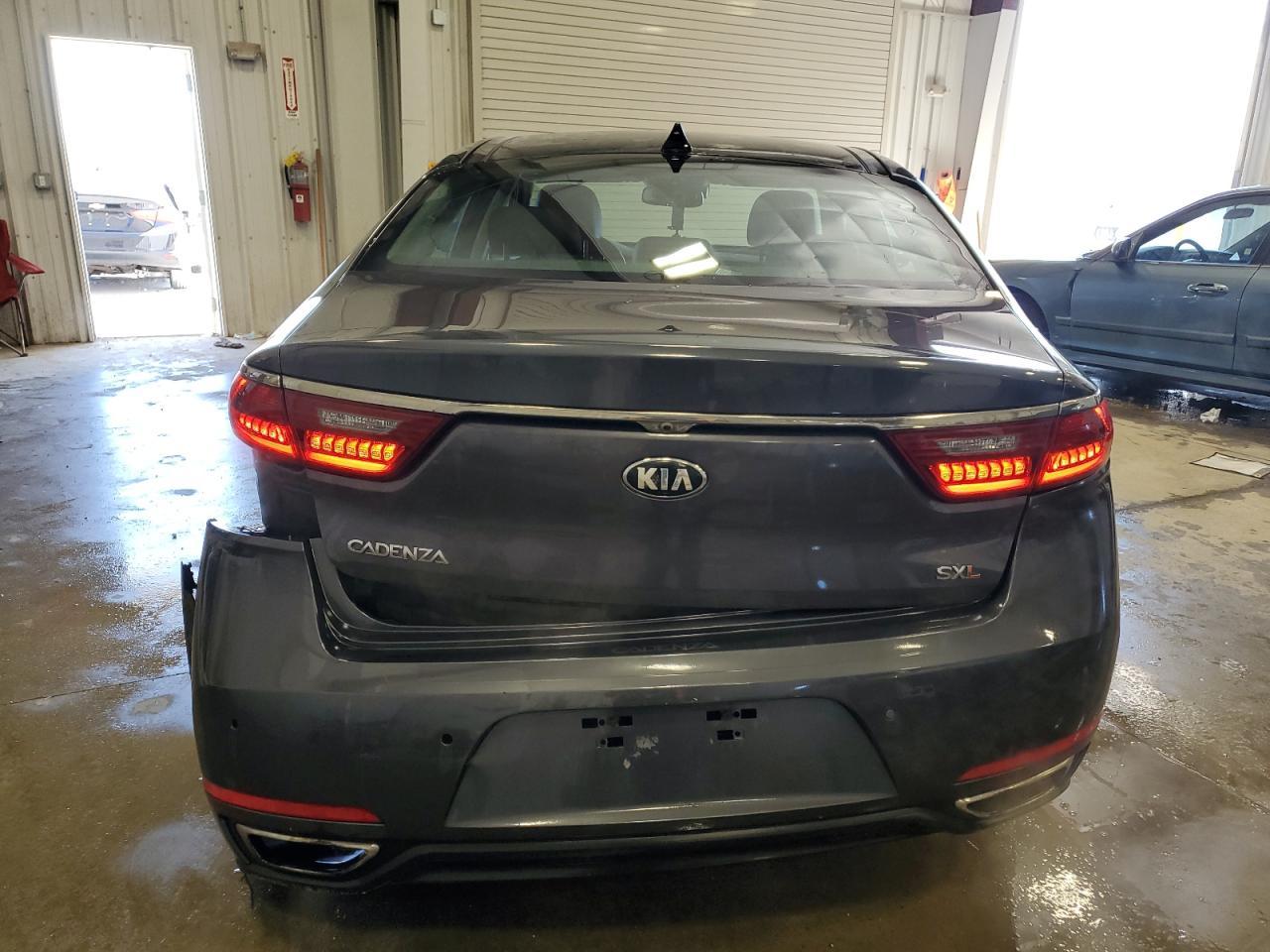 2017 KIA CADENZA PR - Image 6