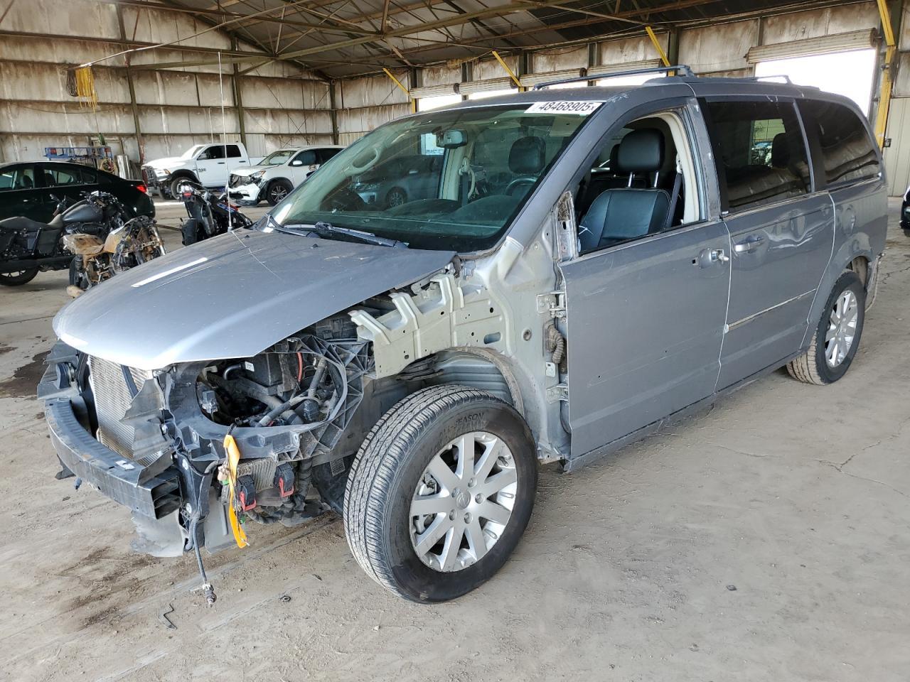 2014 CHRYSLER TOWN & COU