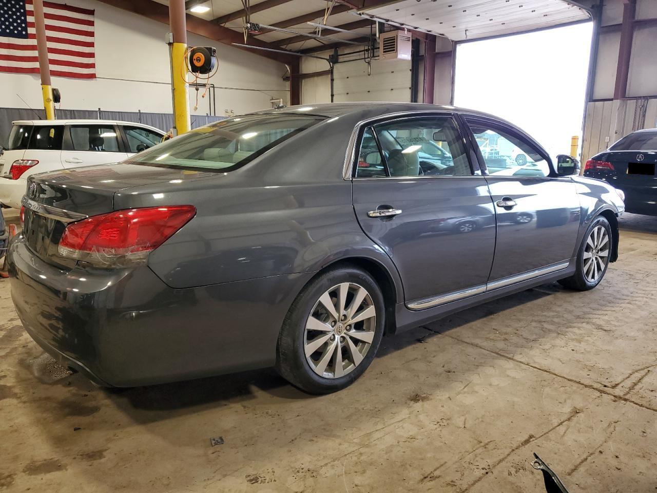2011 TOYOTA AVALON BAS - Image 3