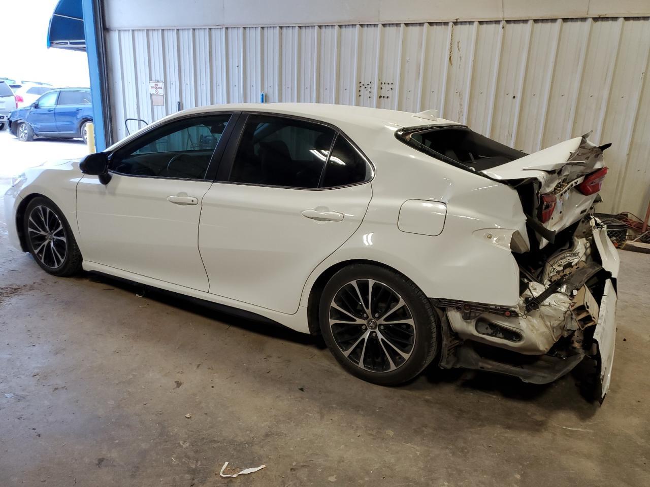 2020 TOYOTA CAMRY SE - Image 2