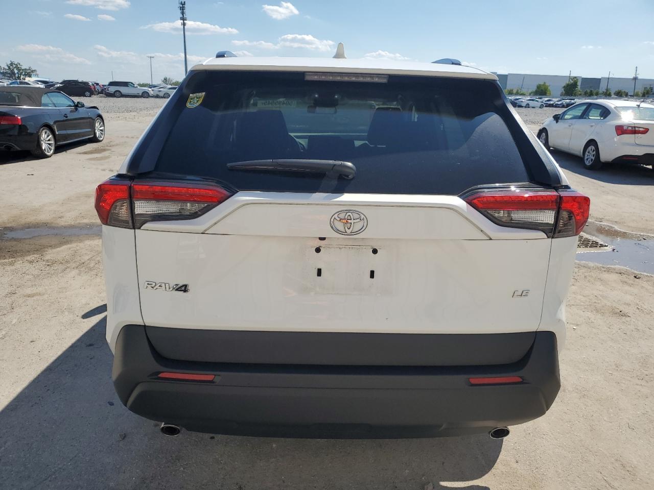 2021 TOYOTA RAV4 LE - Фото 6