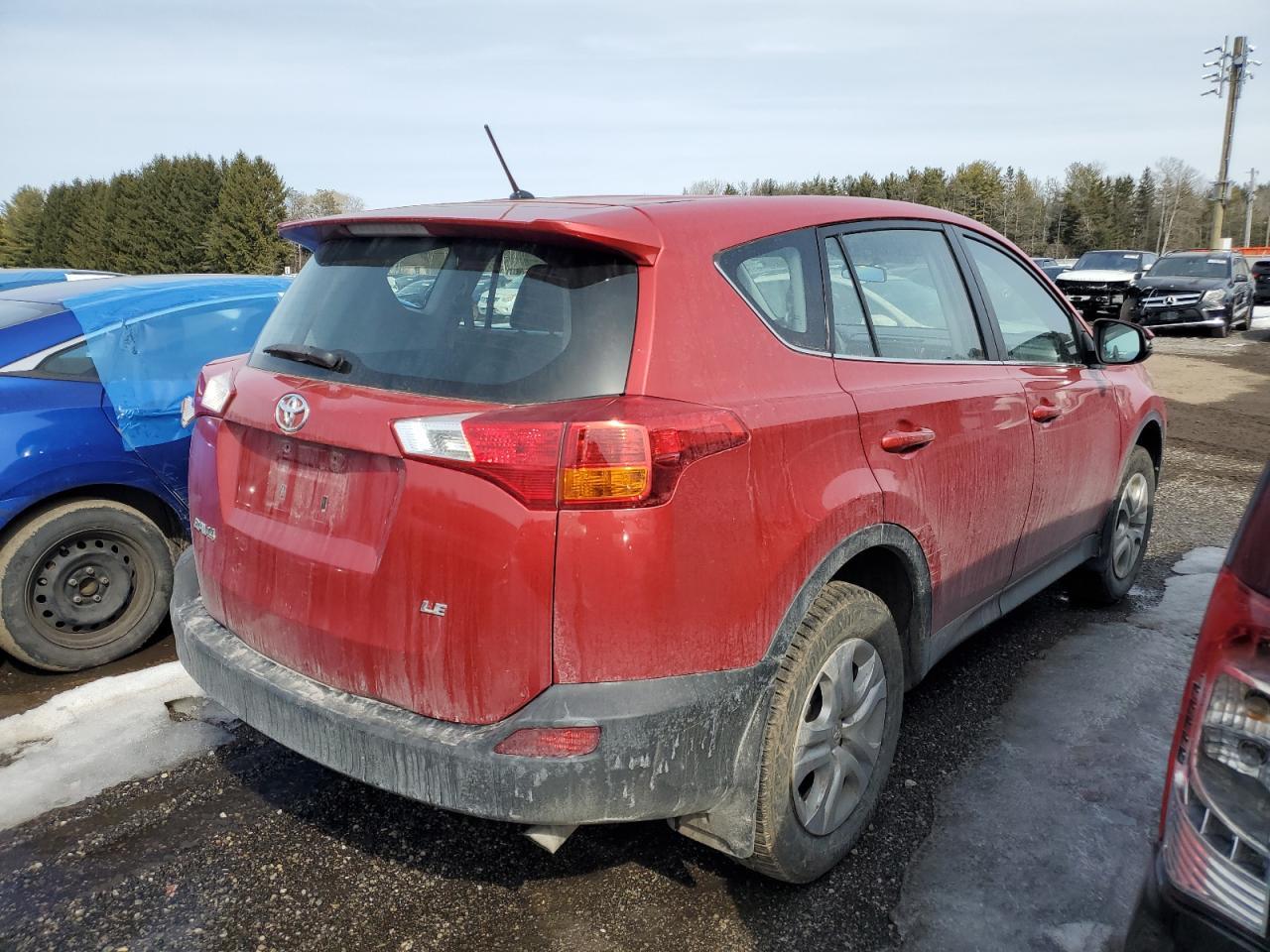 2015 TOYOTA RAV4 LE - Фото 3