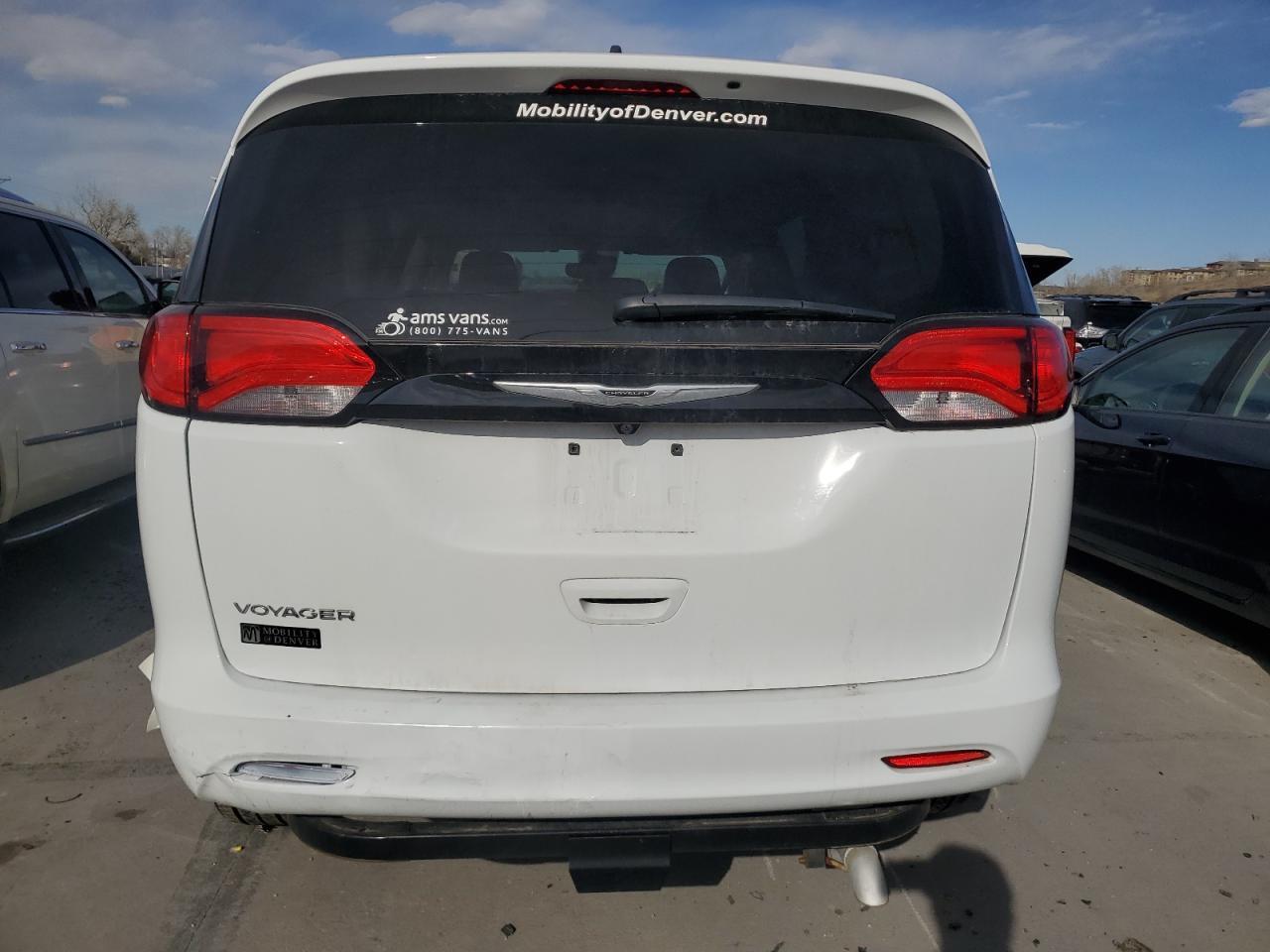 2022 CHRYSLER VOYAGER LX - Фото 6