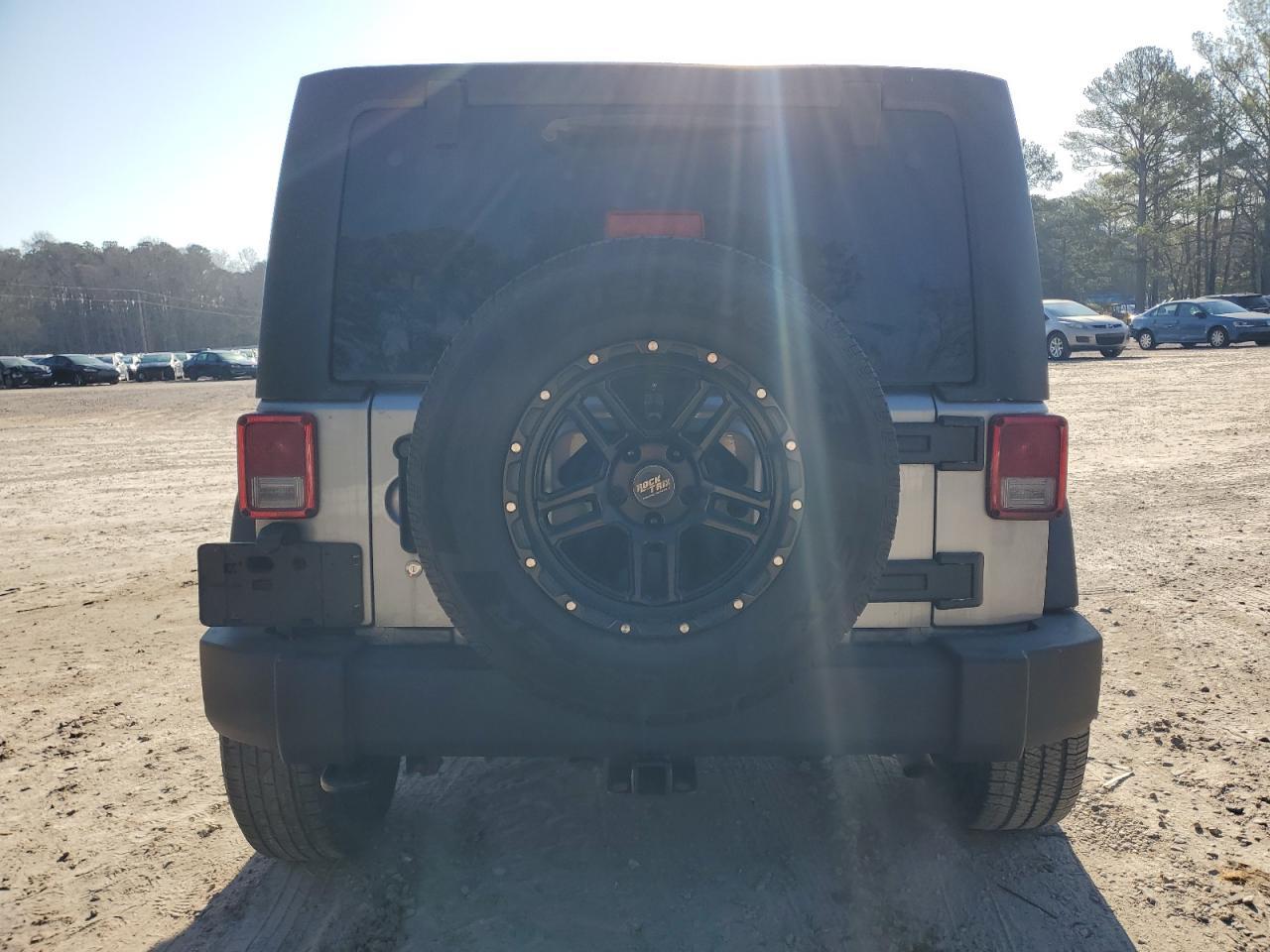 2017 JEEP WRANGLER U - Image 6