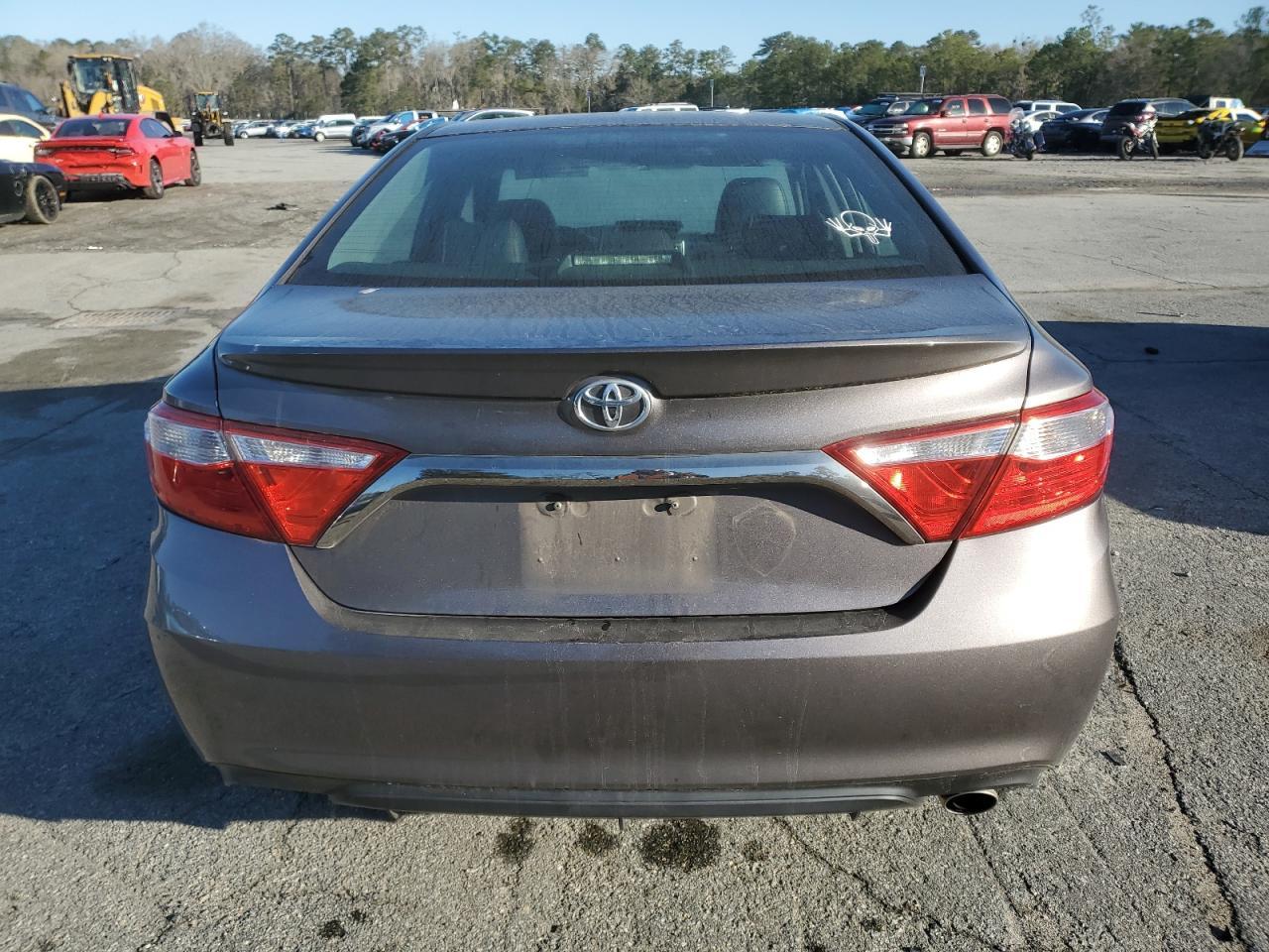 2015 TOYOTA CAMRY LE - Image 6