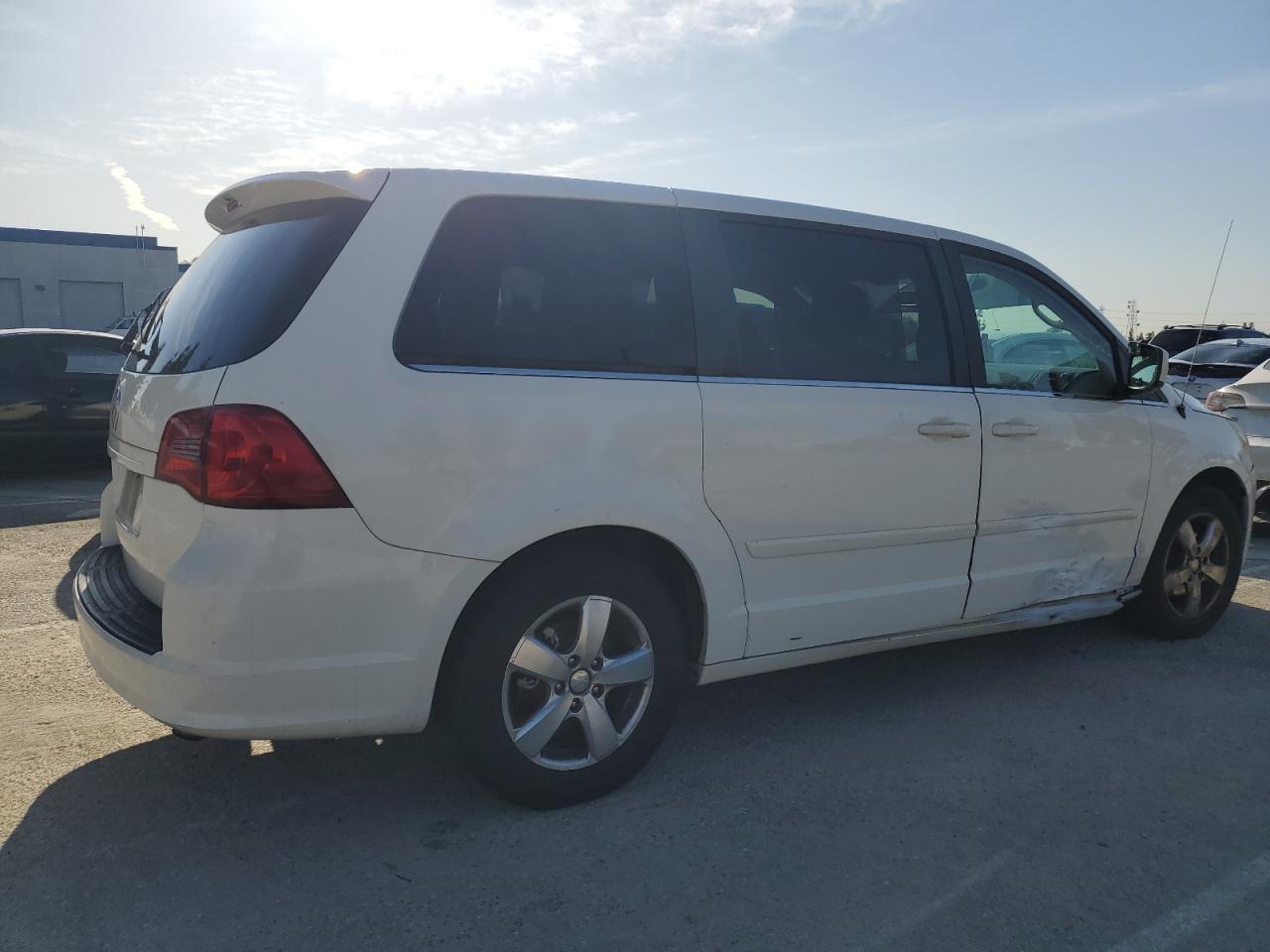 2010 VOLKSWAGEN ROUTAN SEL - Фото 3