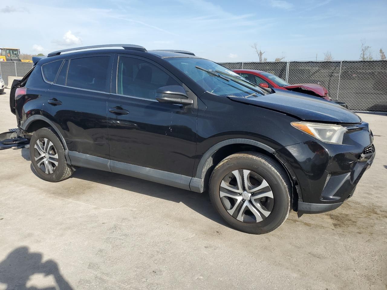 2017 TOYOTA RAV4 LE - Image 4