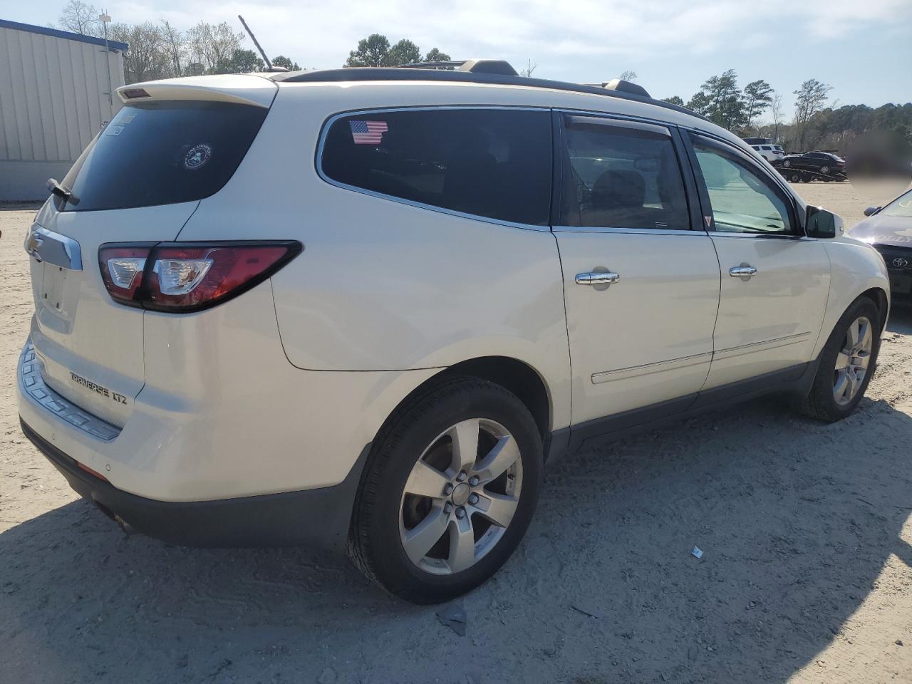 2014 CHEVROLET TRAVERSE L - Image 3