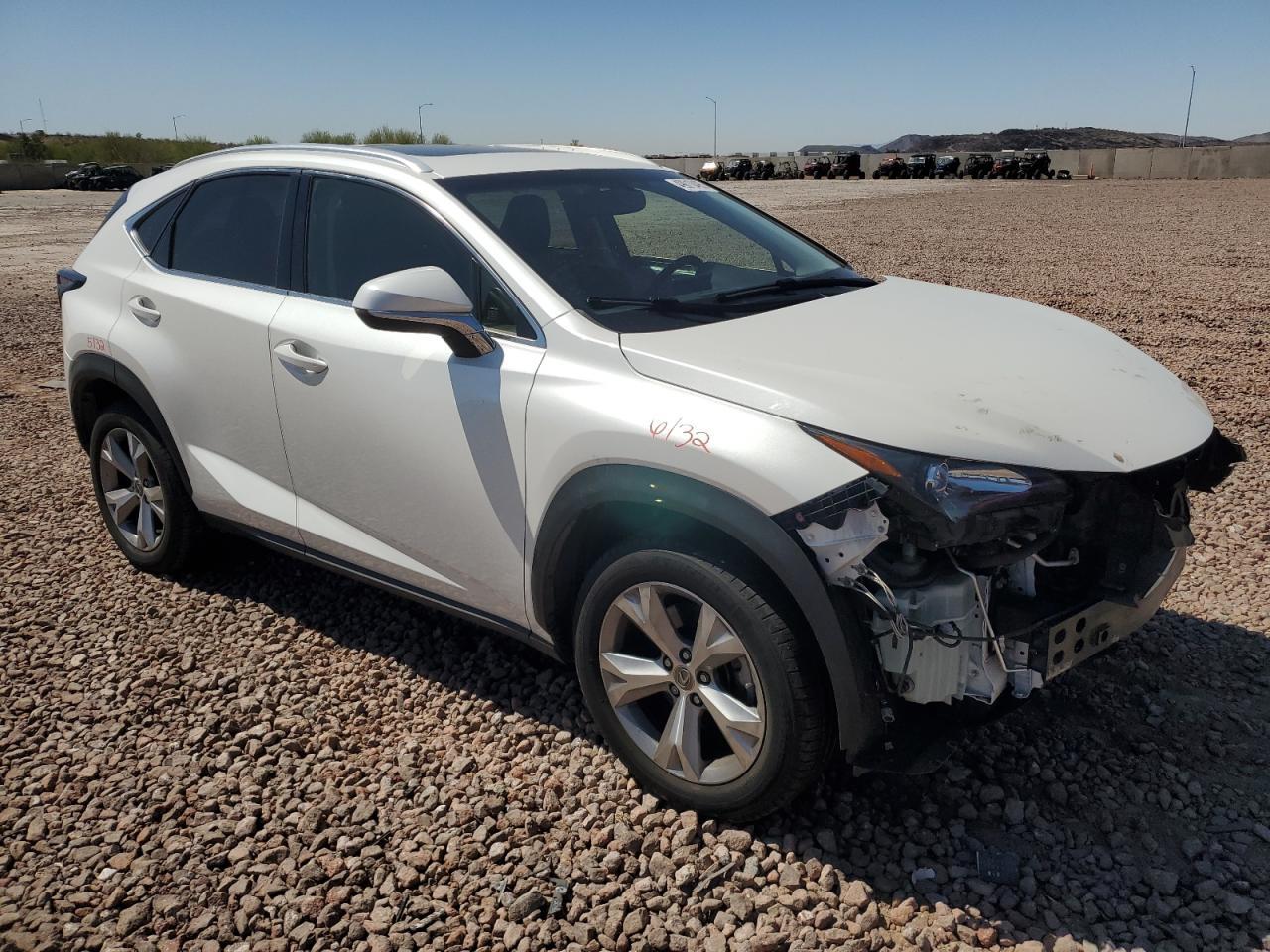 2017 LEXUS NX 200T BA - Фото 4