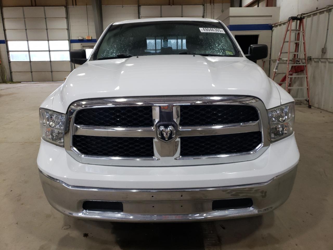 2017 RAM 1500 SLT - Image 5
