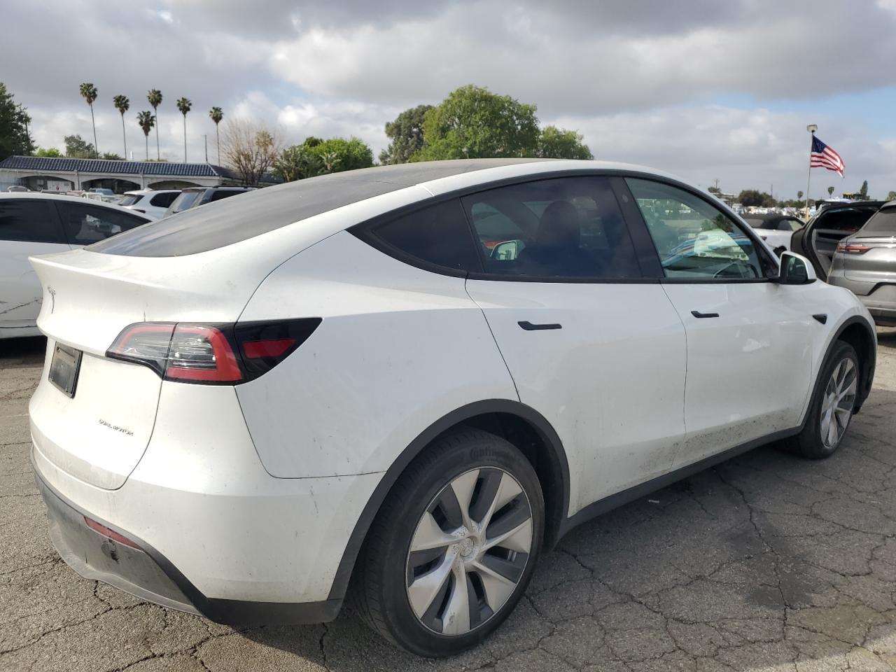 2023 TESLA MODEL Y - Image 3