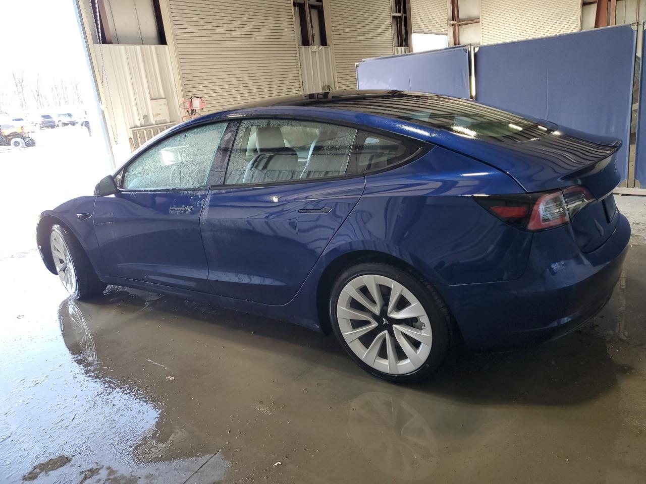 2022 TESLA MODEL 3 - Фото 2