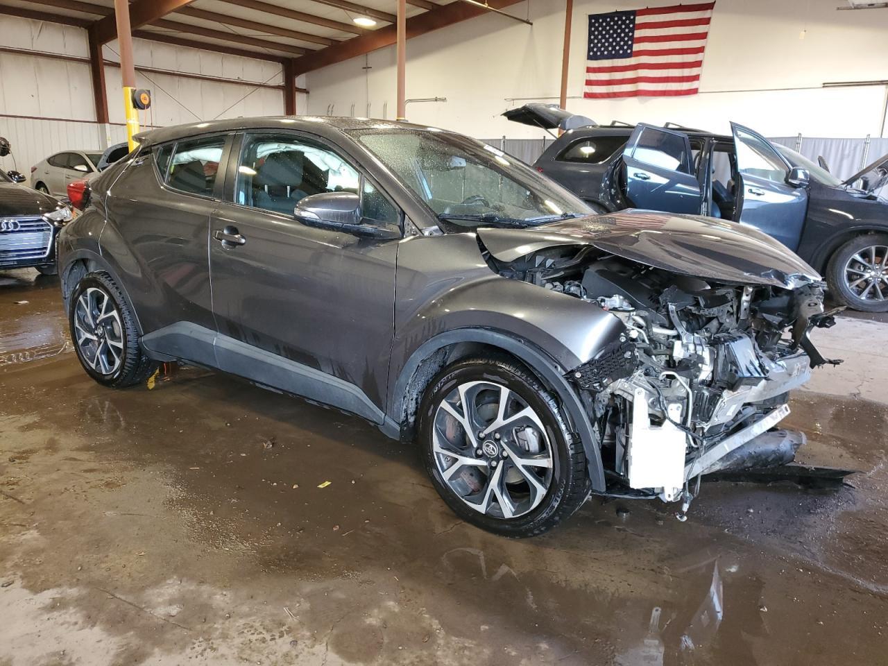 2018 TOYOTA C-HR XLE - Image 4